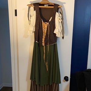 Barmaiden costume with belt